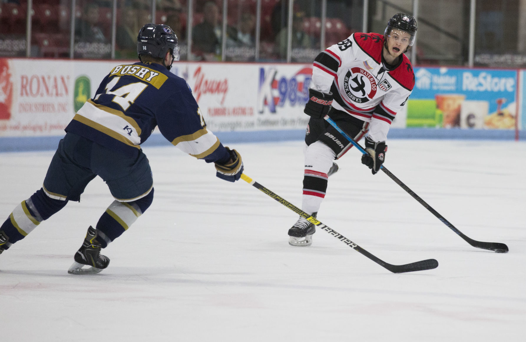 042019kw-blackhawk-hockey-01